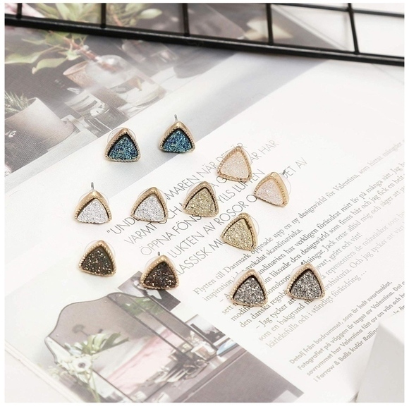 SALE💚 any 3 for $18 💚
 Druzy Stone Triangle Gold Studs - Picture 2 of 7